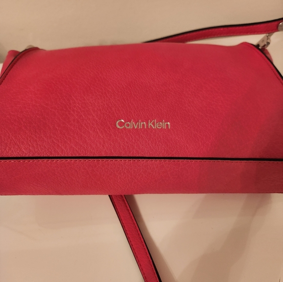 Brand New Vegan Pink Leather Calvin Klein Handbag Never Used - Picture 3 of 6